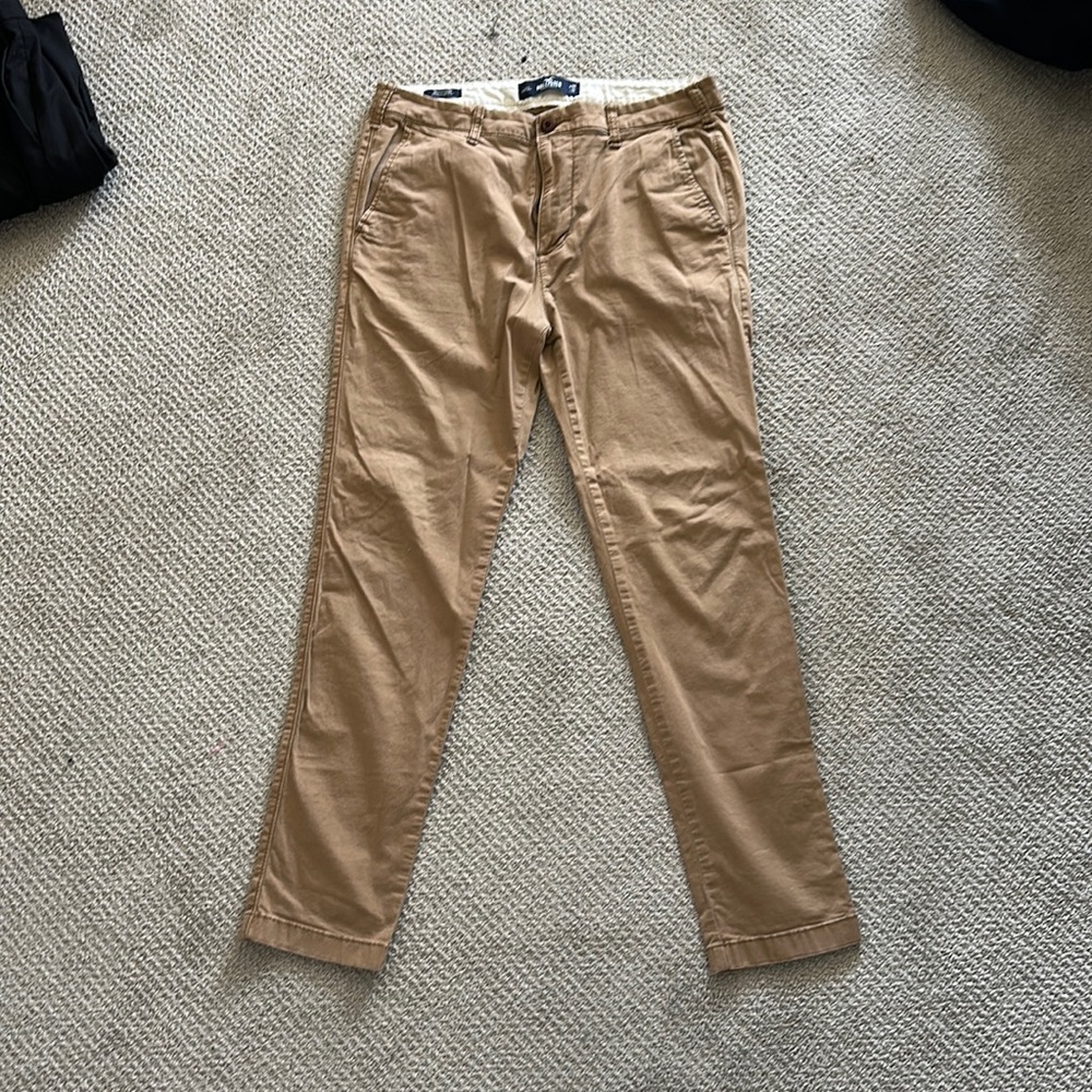 Hollister khaki tan size 33
